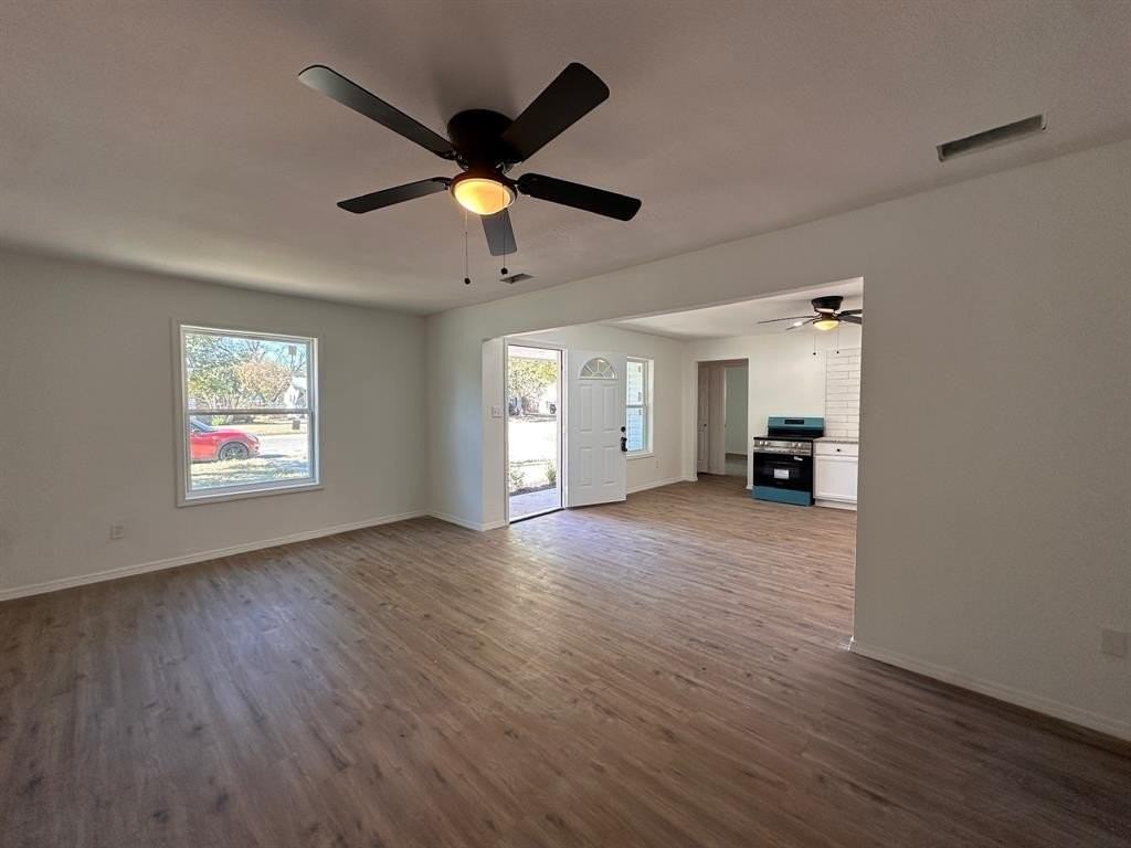 2318 1st St - Photo 5 of 17