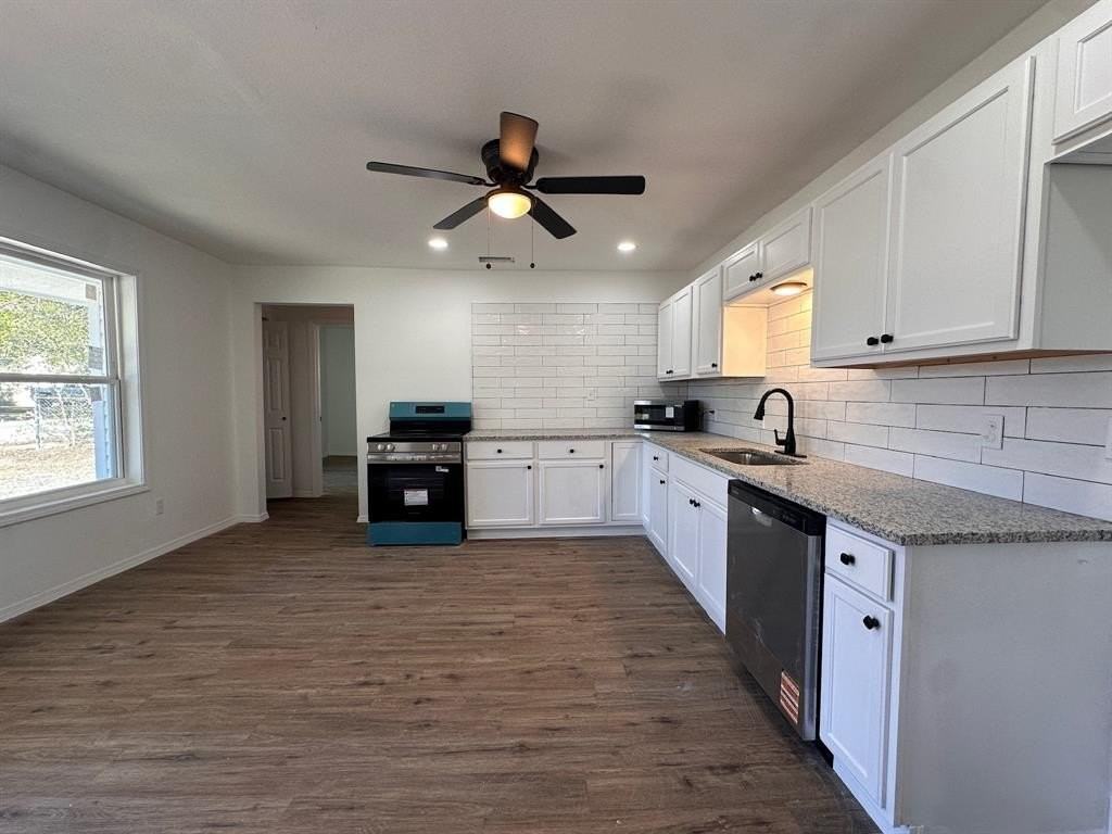 2318 1st St - Photo 6 of 17