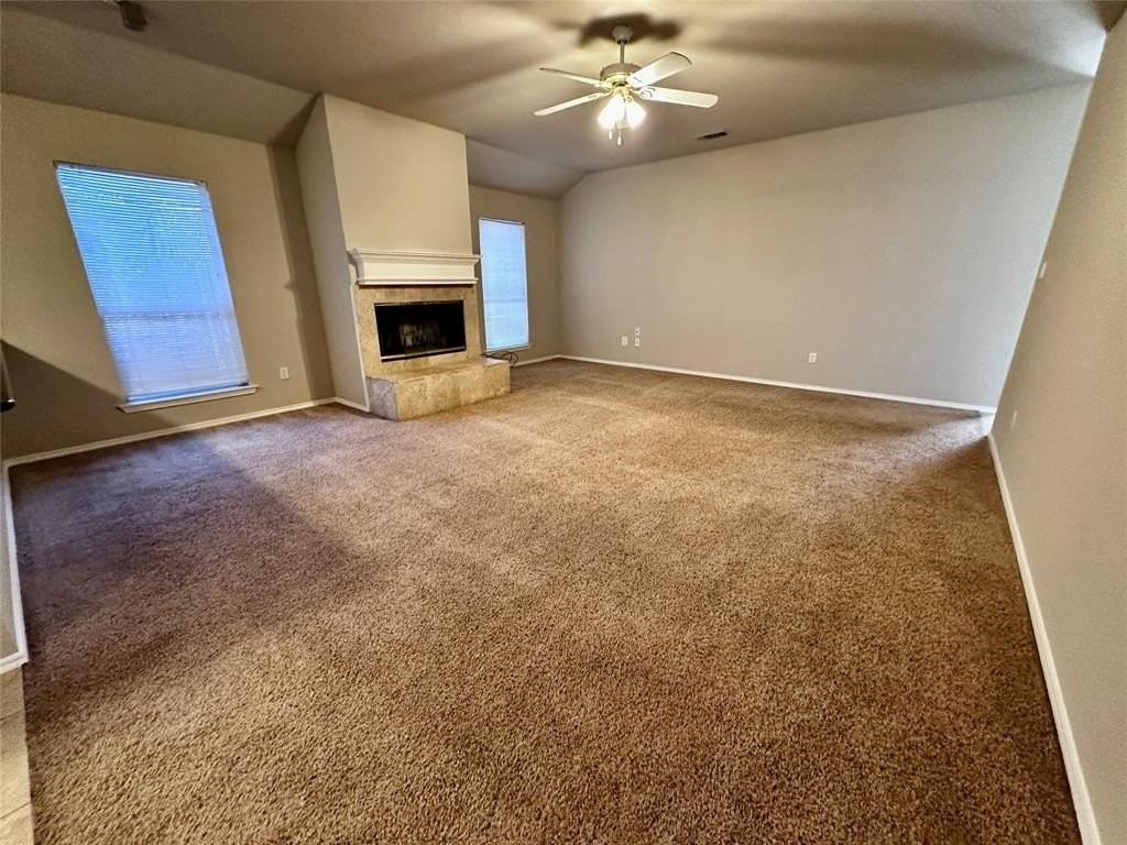 1140 Roundrock Dr - Photo 4 of 17