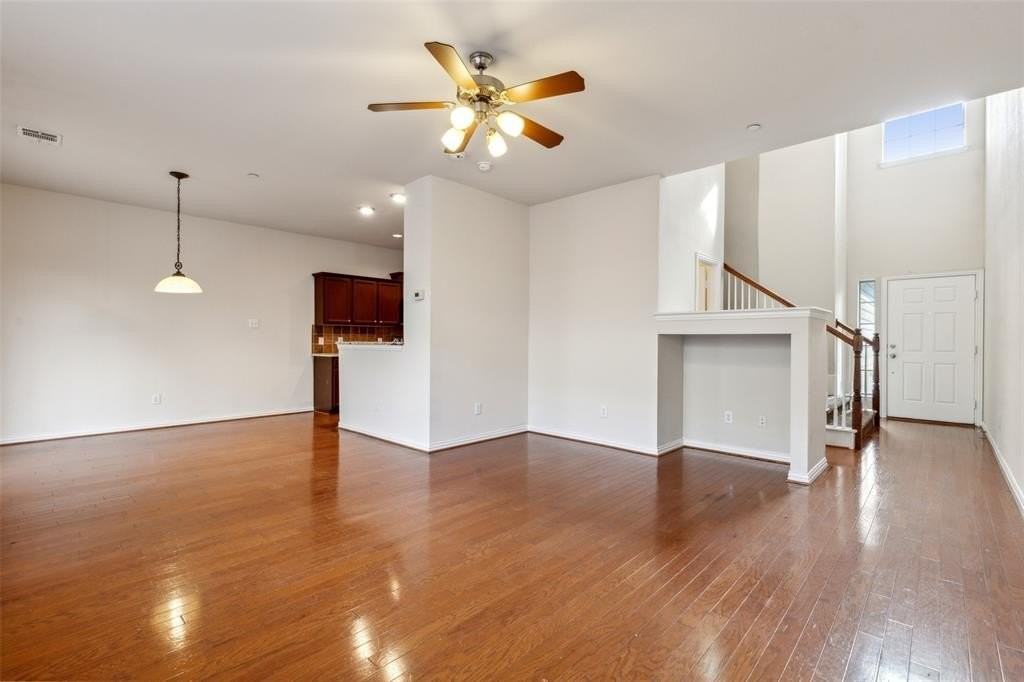 7913 Wendy Ln - Photo 5 of 31