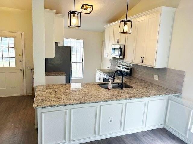 7612 Honeybee Ct - Photo 3 of 9