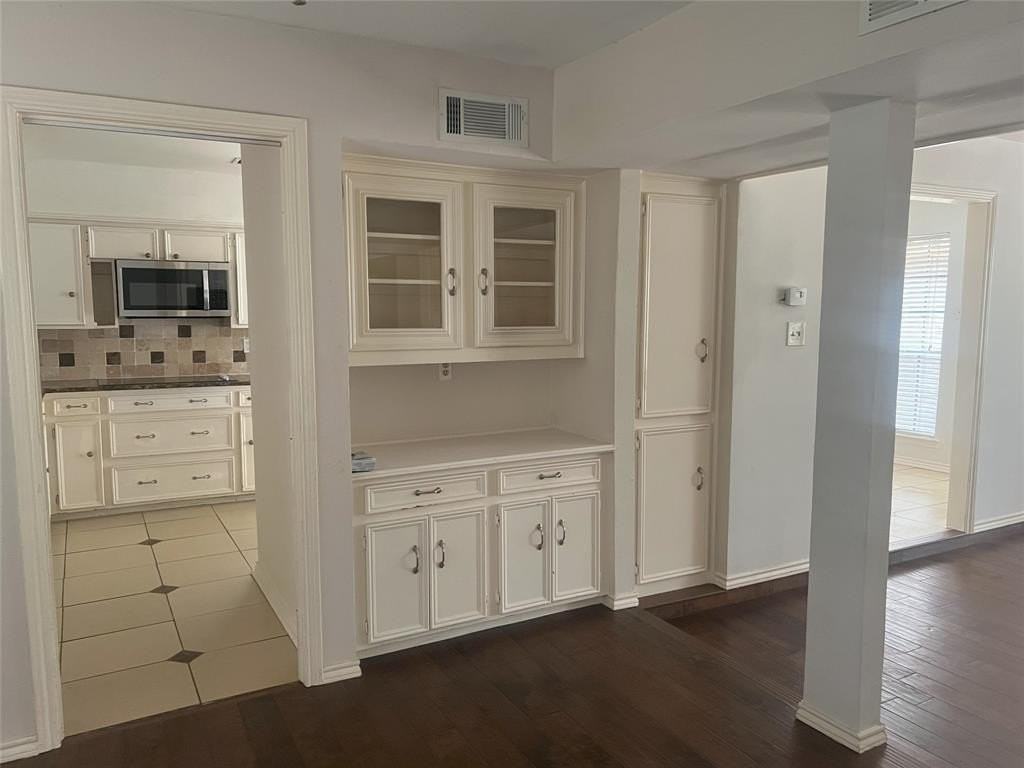 3813 Whiterock Trl - Photo 4 of 28