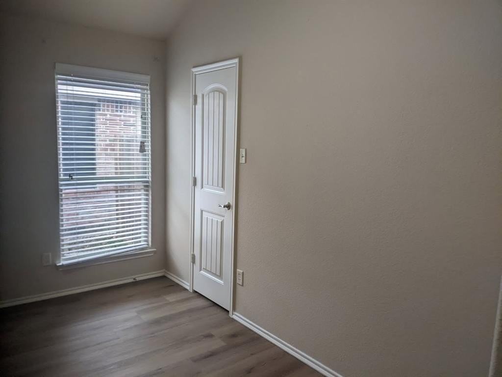 917 Westfield Dr - Photo 6 of 6