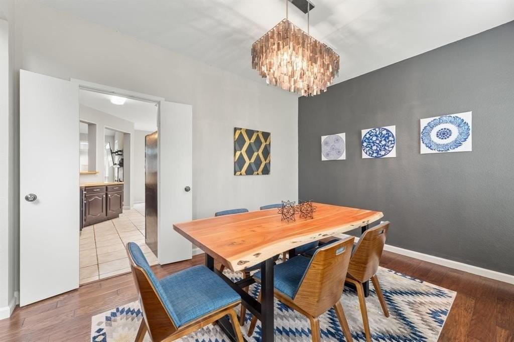 10713 Alexandria Dr - Photo 3 of 38