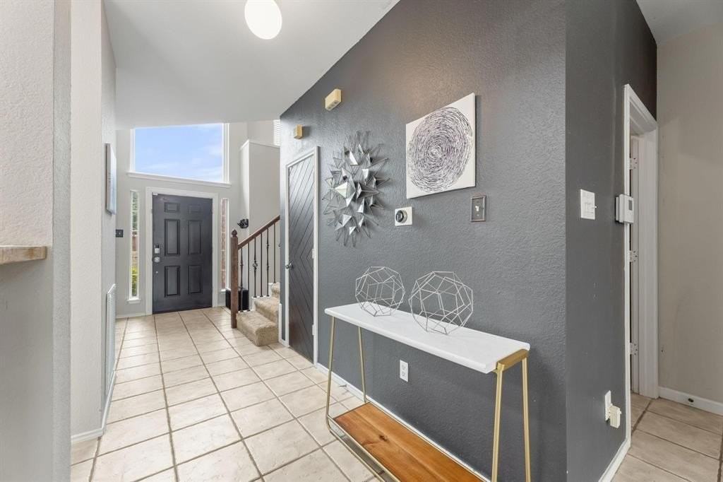 10713 Alexandria Dr - Photo 5 of 38