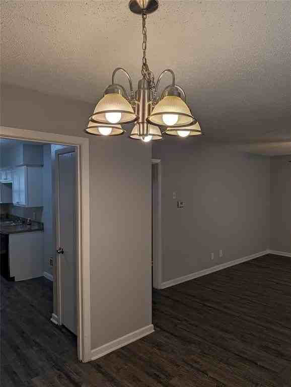 5325 Hensley Dr - Photo 7 of 19