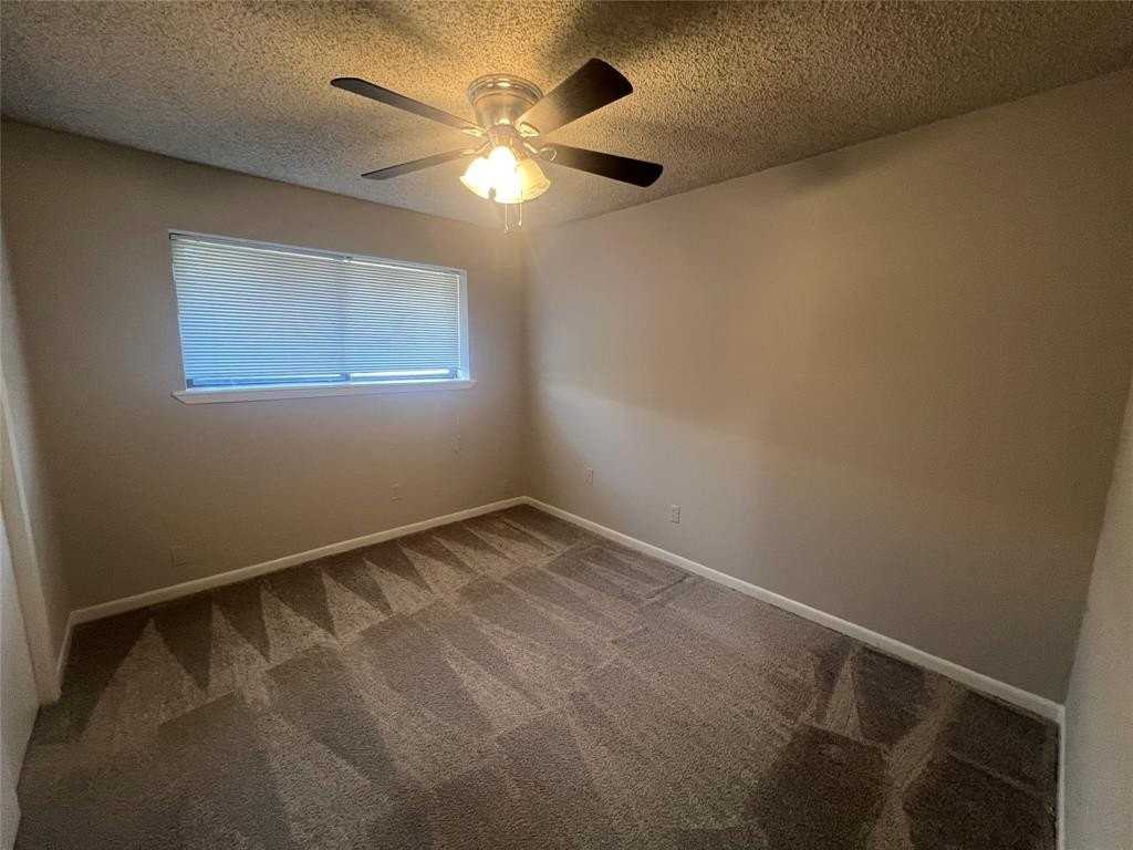 2301 N Woods St - Photo 5 of 8