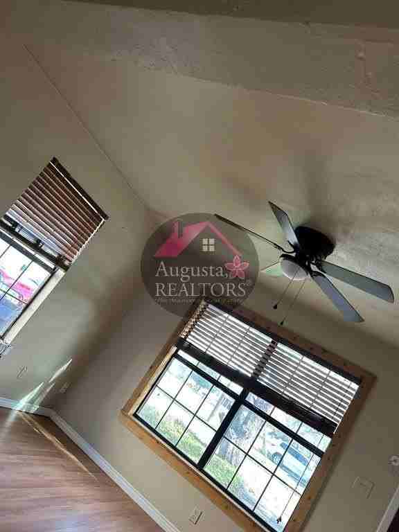 2210 Vine St - Photo 2 of 11