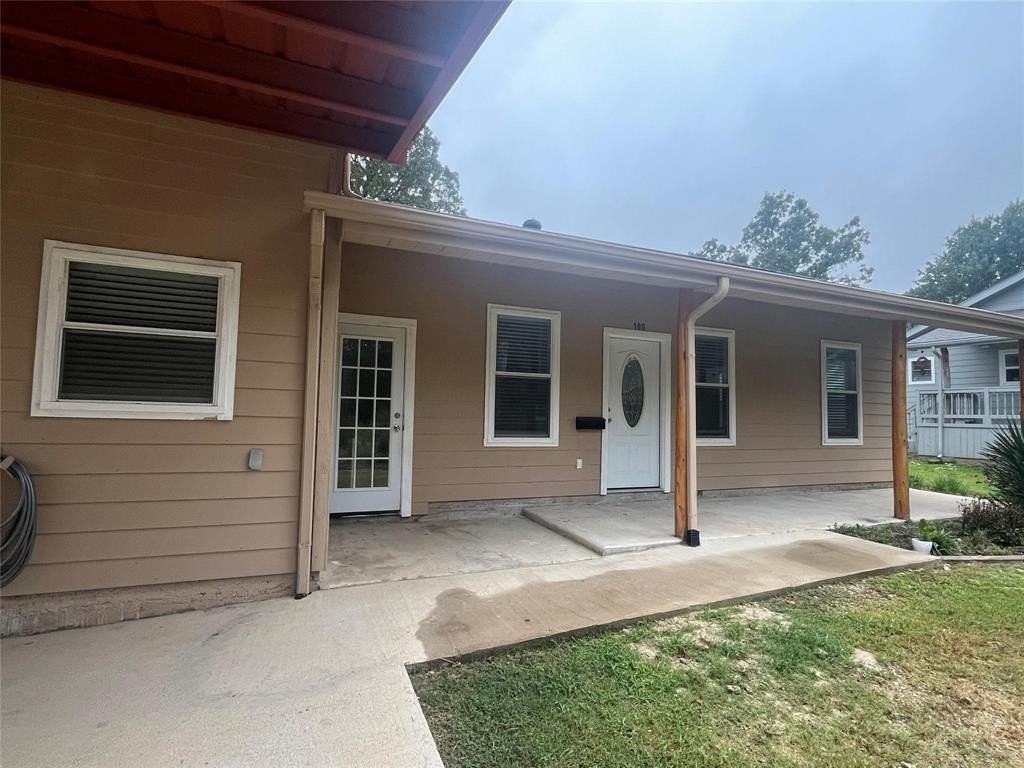 12046 Center St - Photo 2 of 19