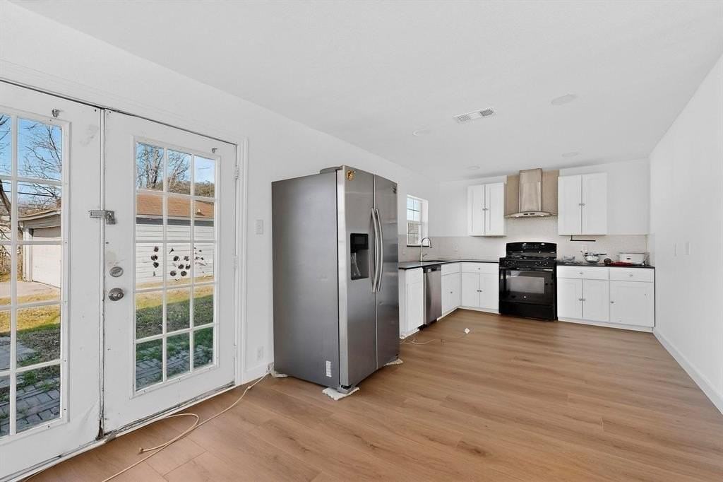 2321 Blyth Dr - Photo 7 of 18