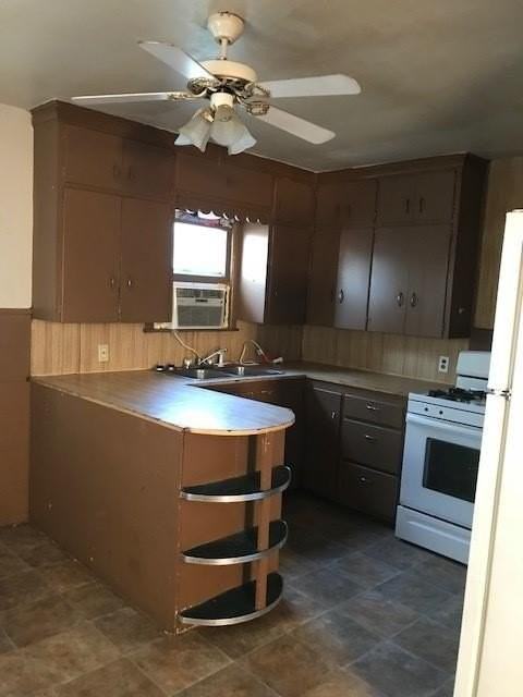 1634 Rhodes St - Photo 3 of 6