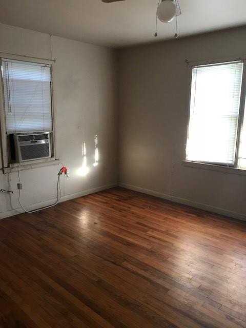 1634 Rhodes St - Photo 6 of 6