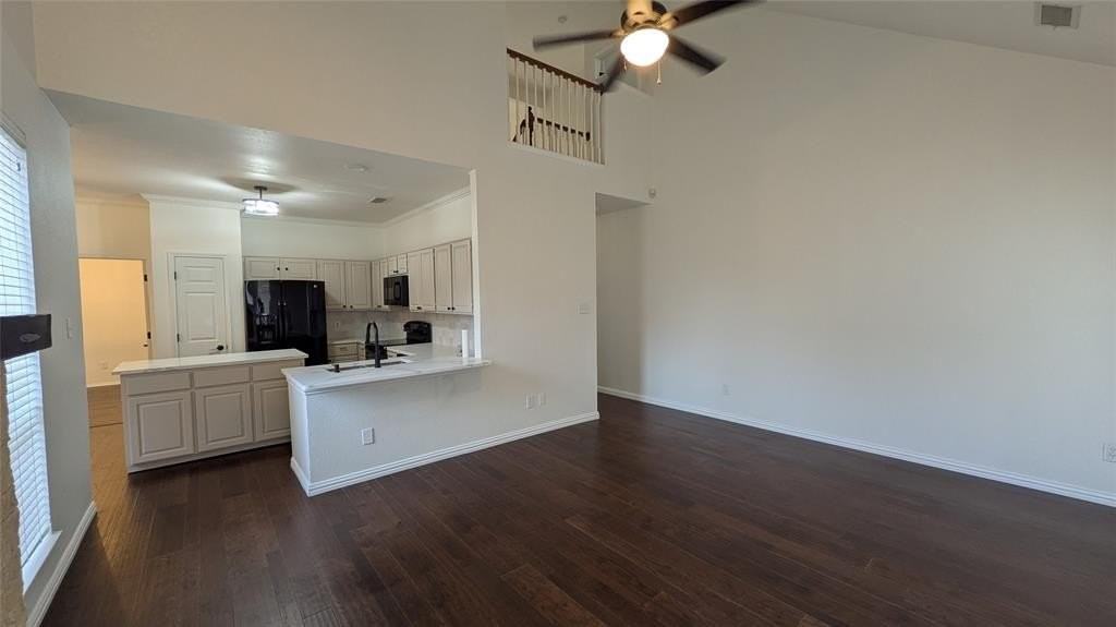 2313 Suntree Ln - Photo 2 of 12