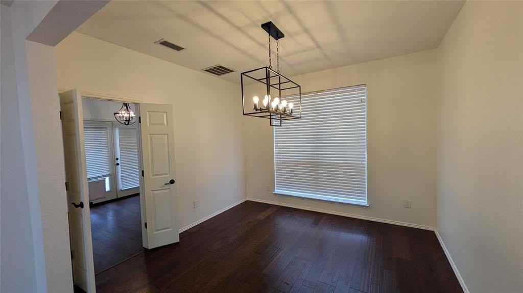 2313 Suntree Ln - Photo 3 of 12