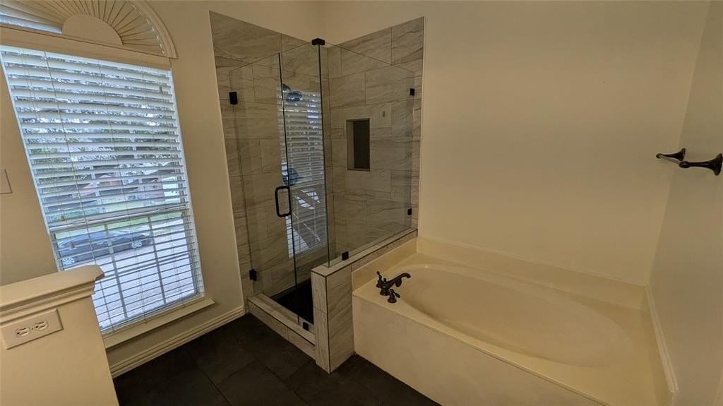 2313 Suntree Ln - Photo 7 of 12