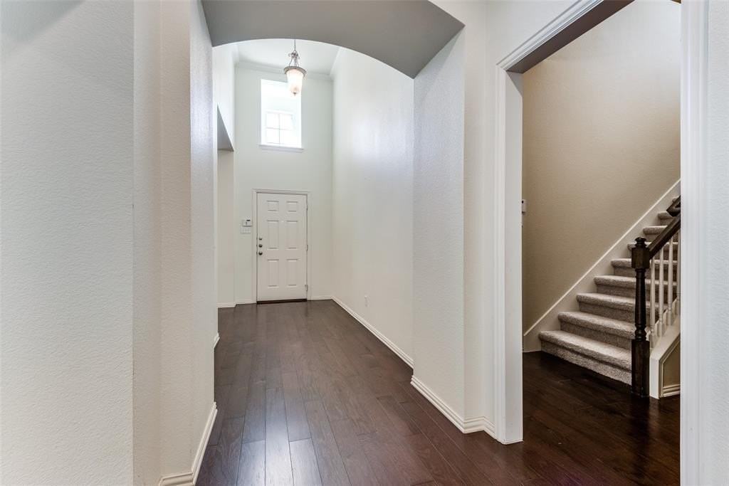 3309 Edgewater Dr - Photo 3 of 25