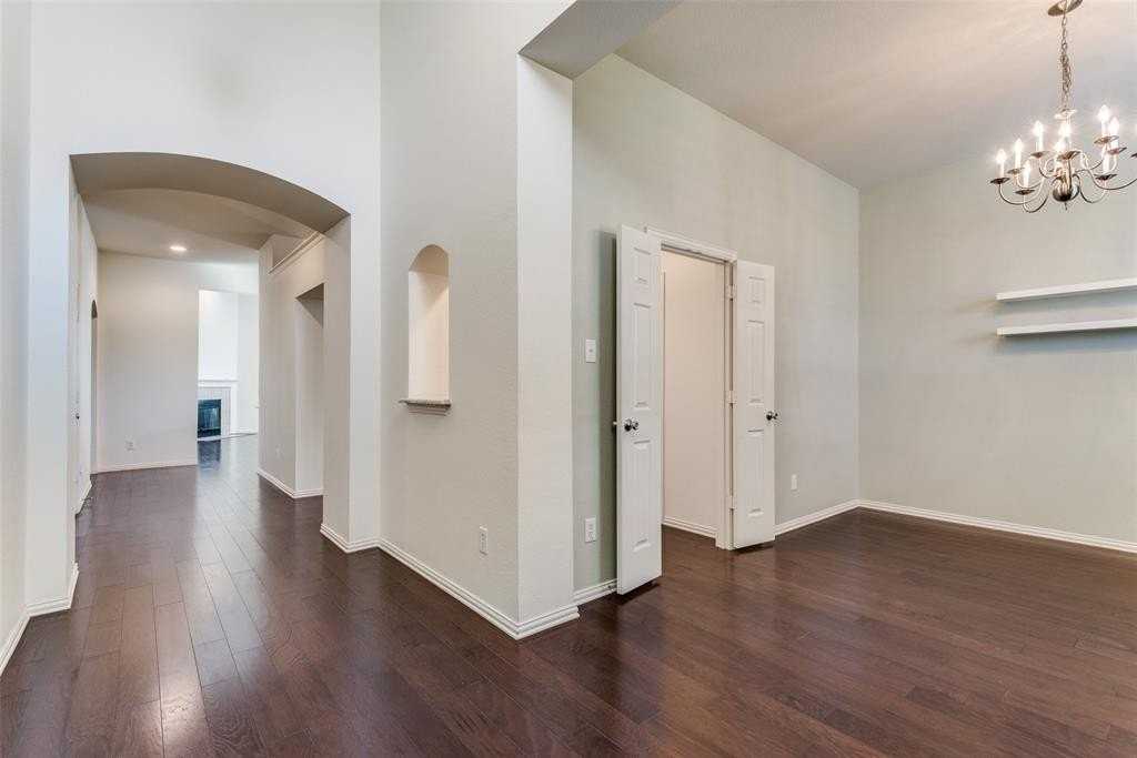 3309 Edgewater Dr - Photo 6 of 25