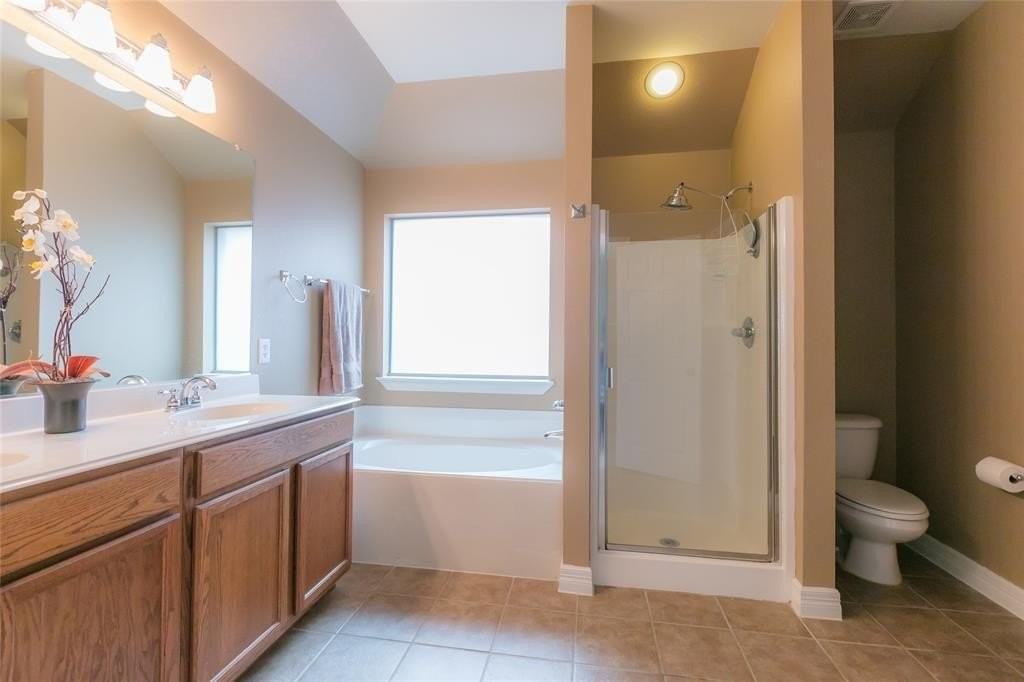 4529 Worchester Ln - Photo 5 of 10