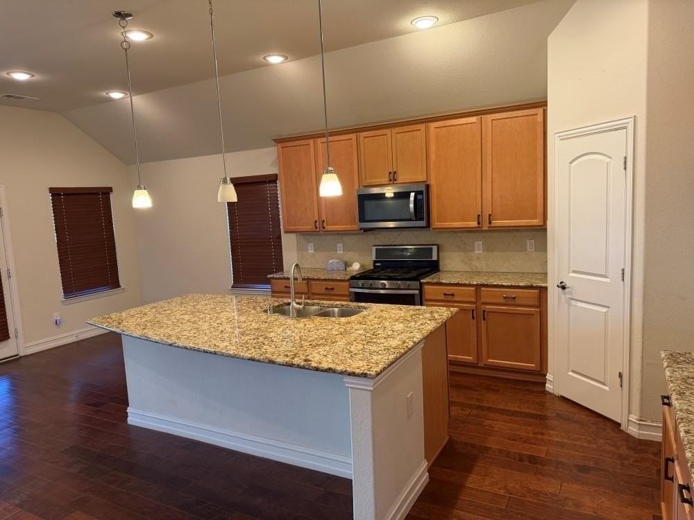 2333 Leeward Pl - Photo 3 of 17