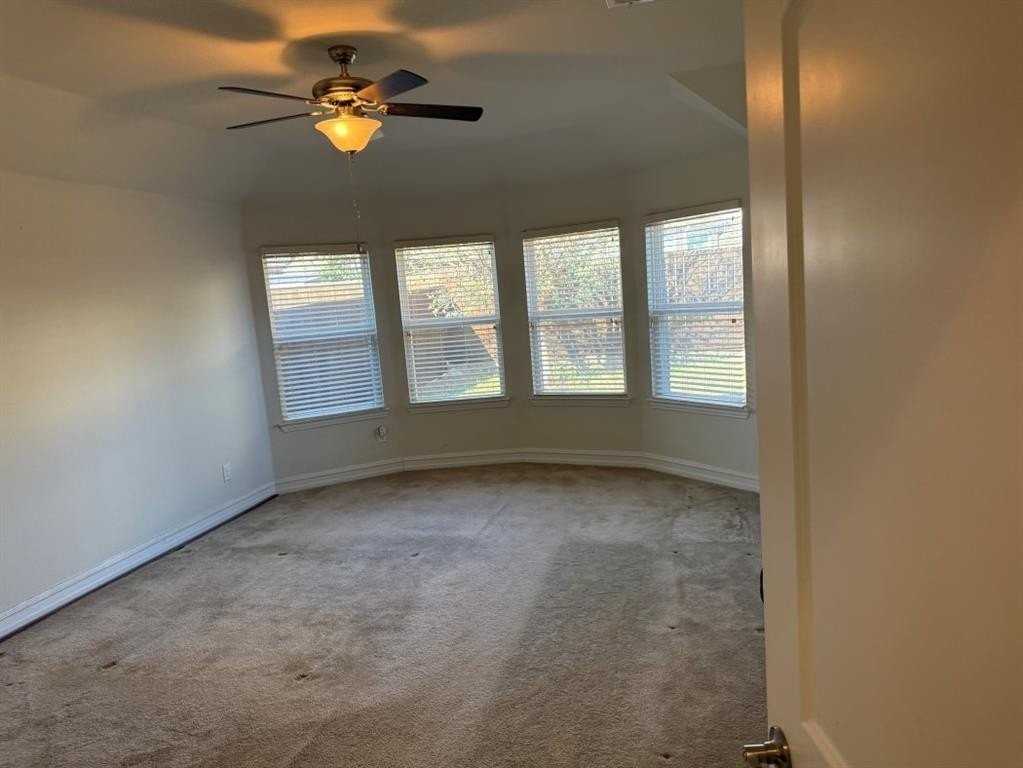 2333 Leeward Pl - Photo 4 of 17