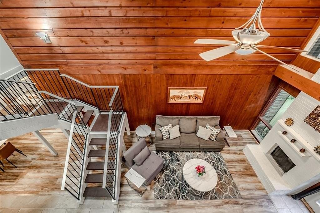 1902 Shorewood Dr - Photo 7 of 40