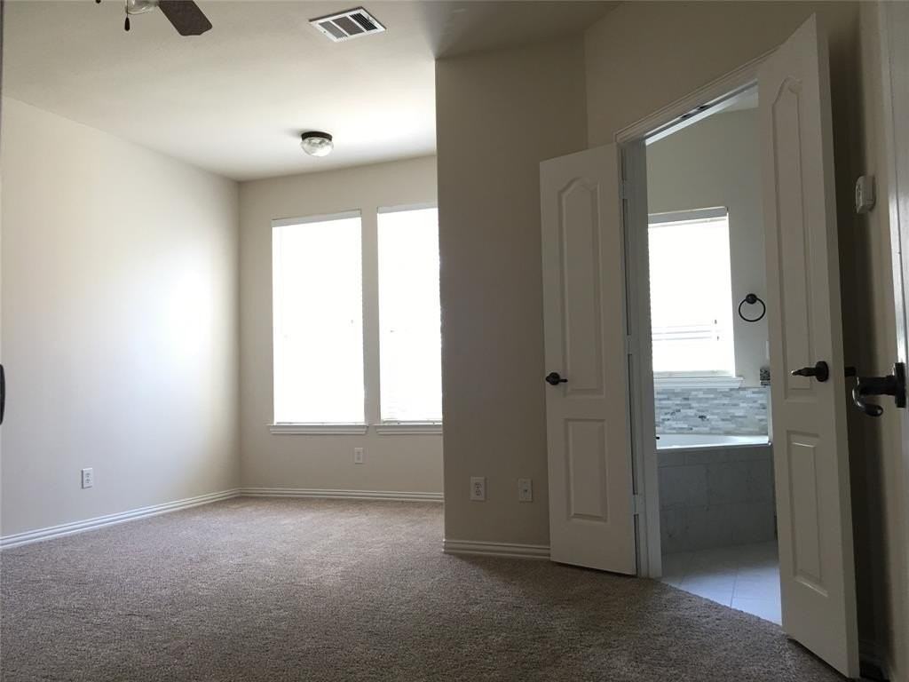 8904 Brook Hollow Dr - Photo 7 of 14