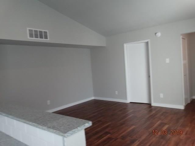 6040 Dooley Dr - Photo 3 of 16