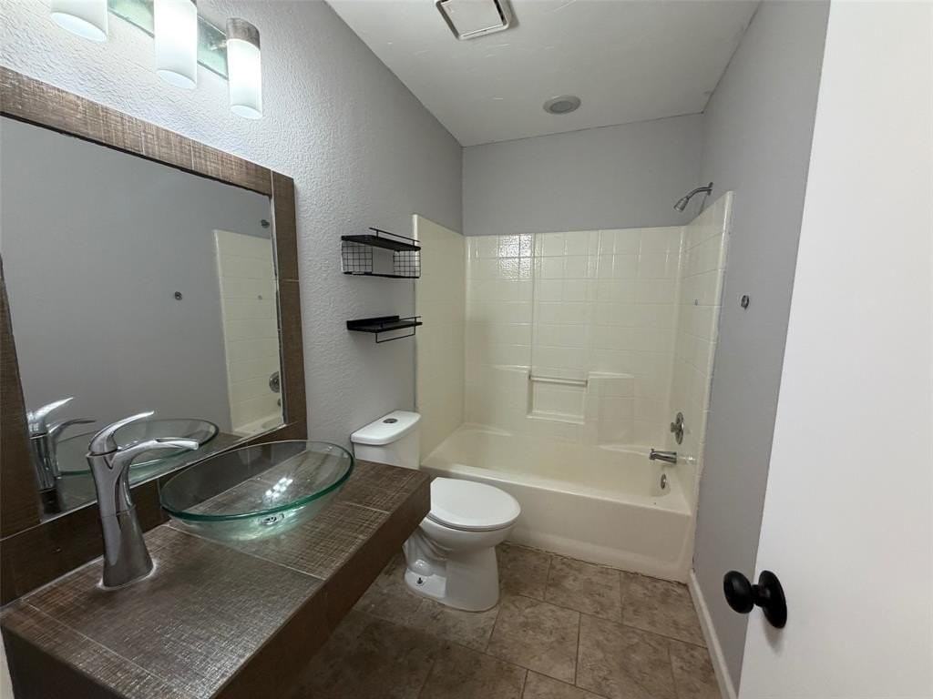 1208 Brookvalley Dr - Photo 5 of 11