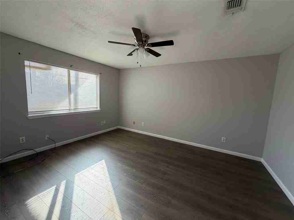 1208 Brookvalley Dr - Photo 7 of 11