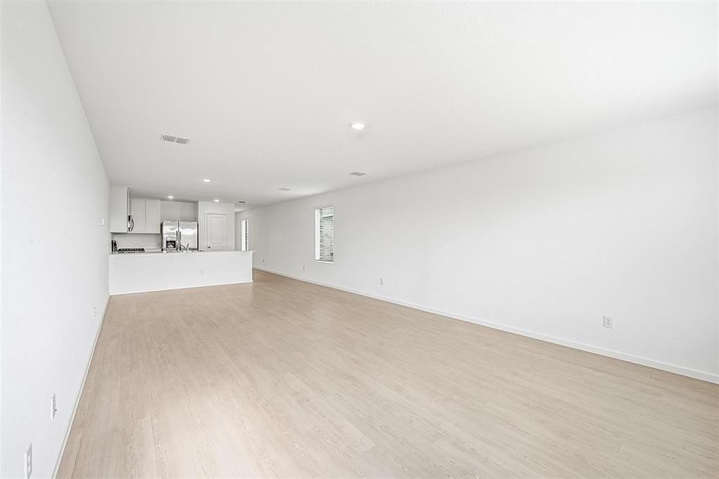 1532 Elliot Rd - Photo 3 of 21