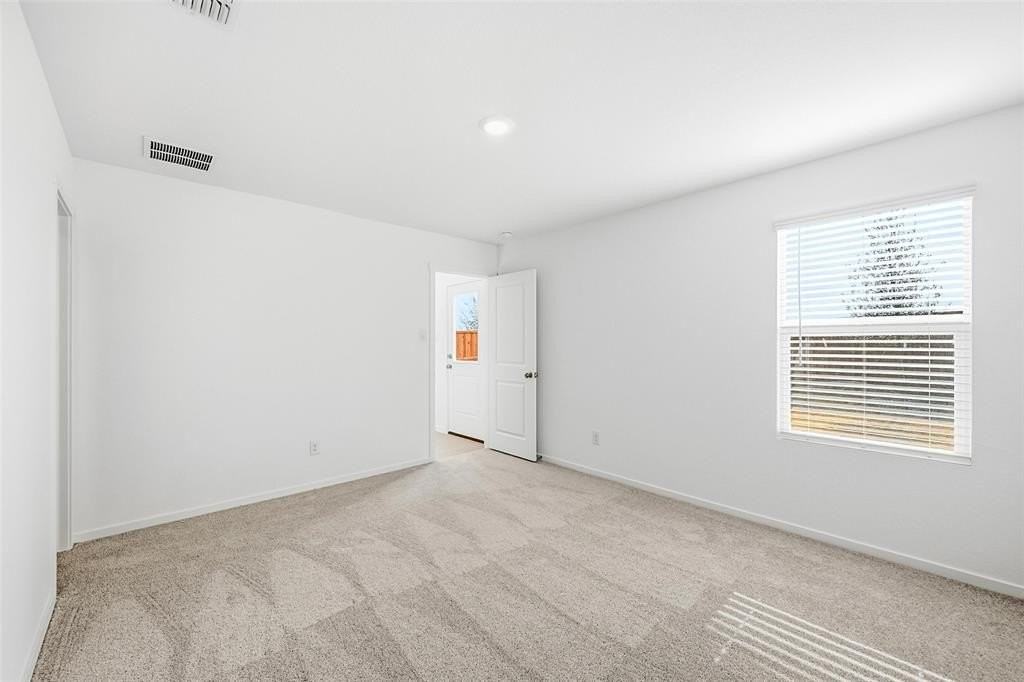 1532 Elliot Rd - Photo 7 of 21