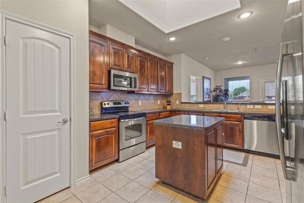 7709 Black Willow Ln - Photo 6 of 17