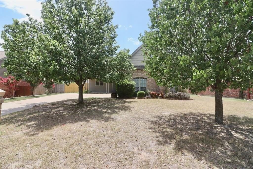 110 Rachel Rd - Photo 2 of 21