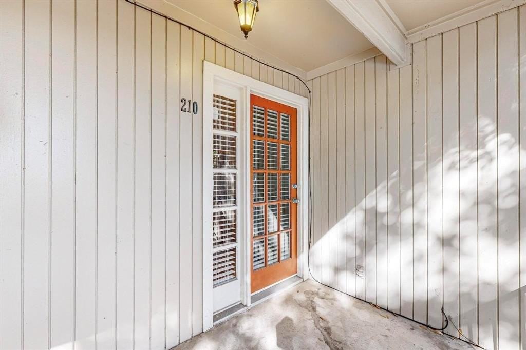 5220 Fleetwood Oaks Ave #210 - Photo 5 of 34