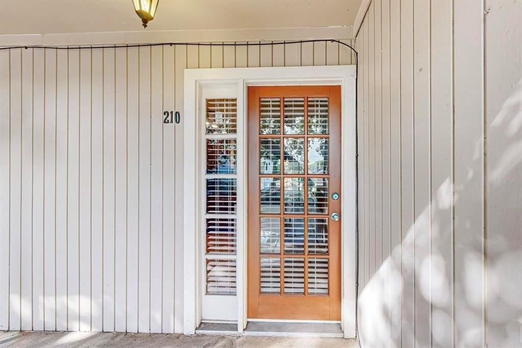 5220 Fleetwood Oaks Ave #210 - Photo 6 of 34