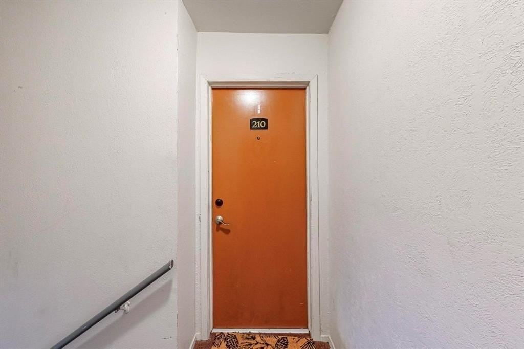 5220 Fleetwood Oaks Ave #210 - Photo 7 of 34