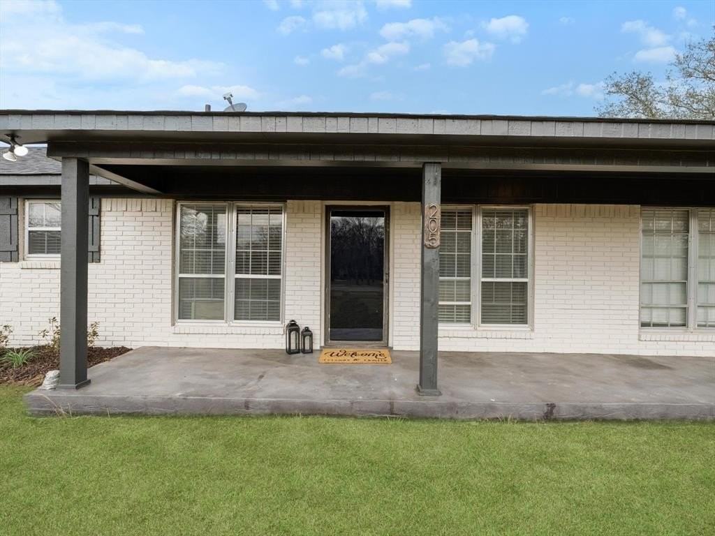 205 Westshore Dr - Photo 2 of 30