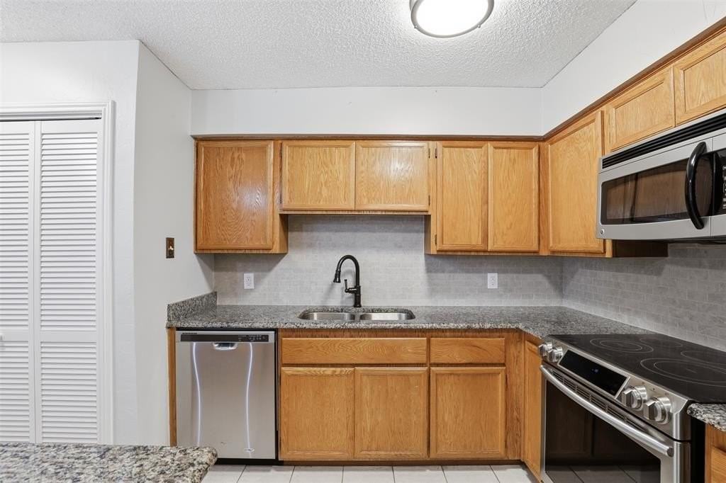 1611 Willow Ln - Photo 7 of 17