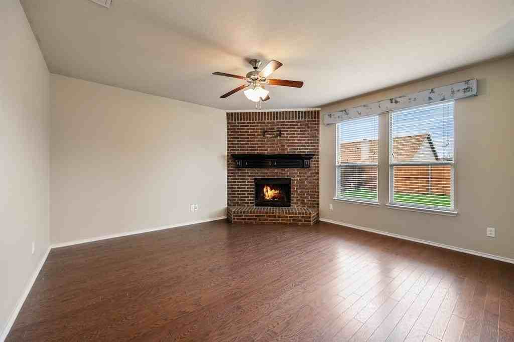 2028 Carriage Rd - Photo 6 of 22