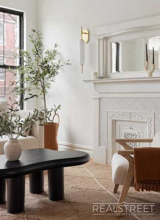 16 Goodwin Pl #2 - Photo 7 of 21