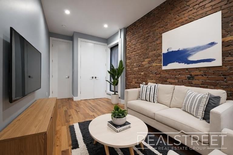 1362 Saint Johns Pl #1 - Photo 2 of 10