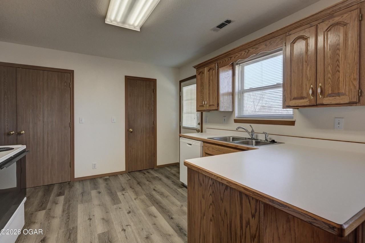 3112 Adele Ct - Photo 6 of 16