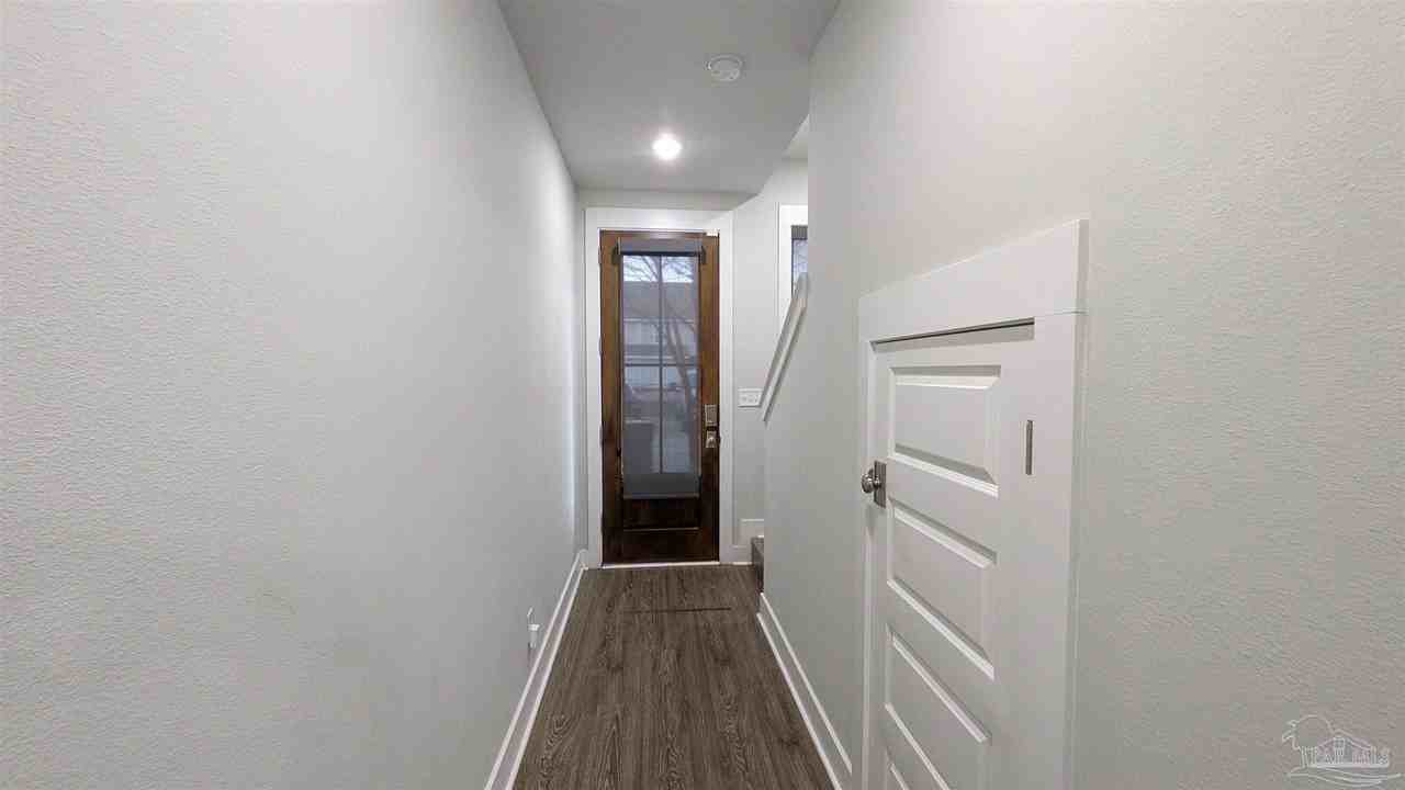 226 Junction Ave - Photo 4 of 26