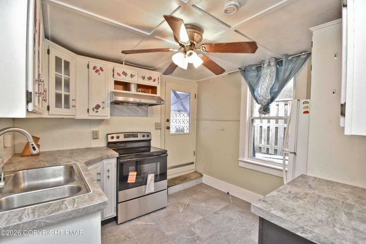 768 Main St - Photo 6 of 22