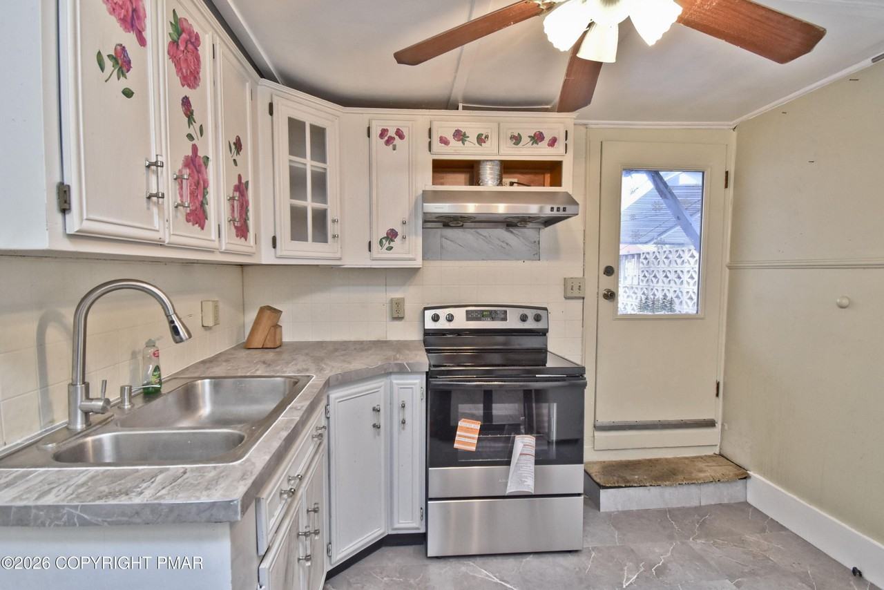 768 Main St - Photo 7 of 22