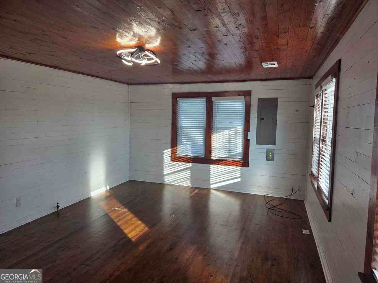 5465 Jot Em Down Rd - Photo 5 of 11