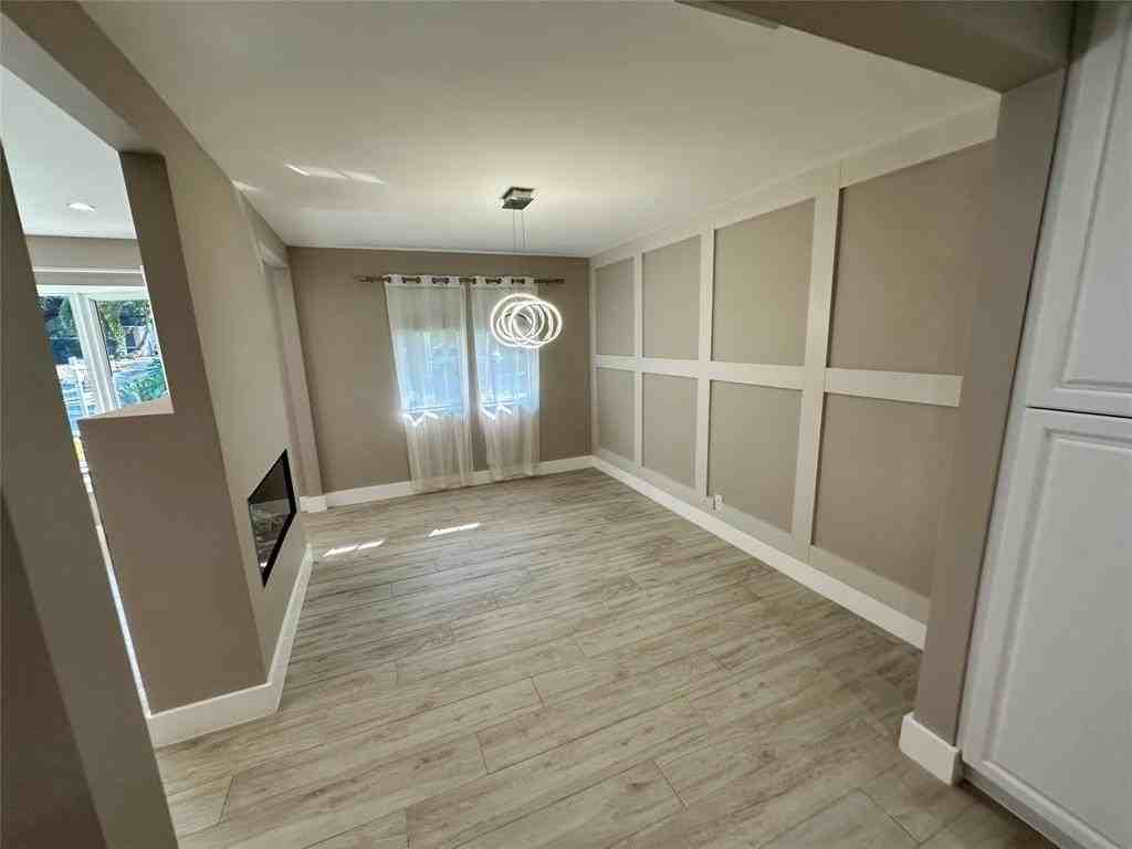 3341 Liberty St - Photo 4 of 30