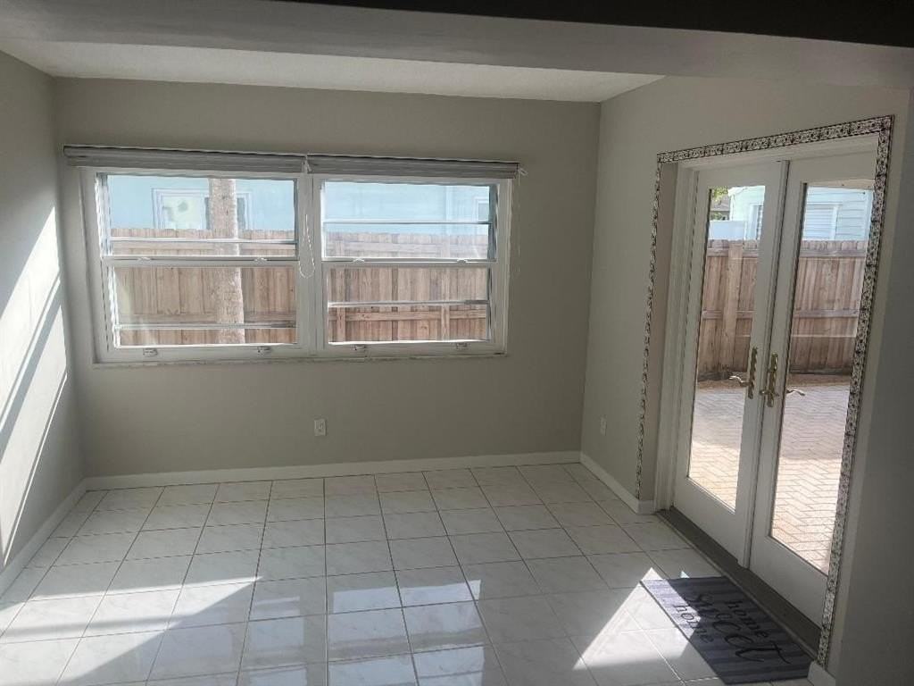 837 Nw 9th Ave - Photo 5 of 39