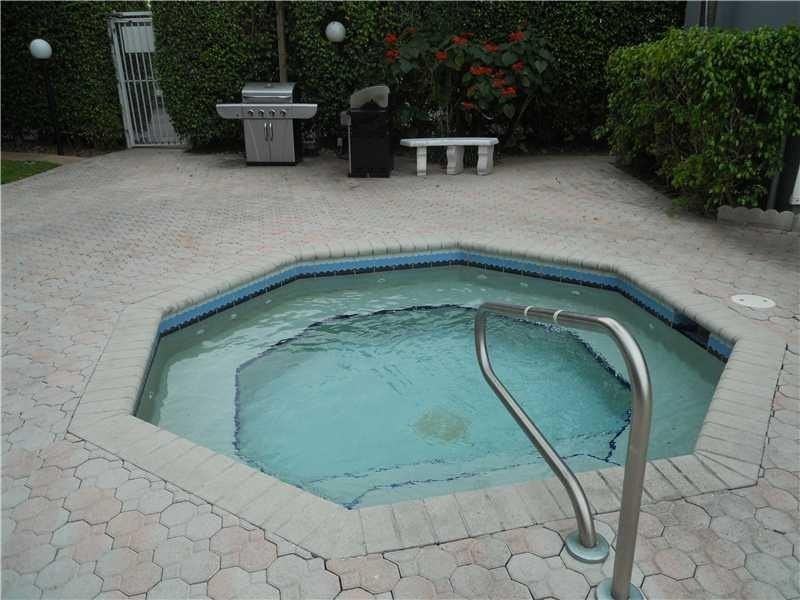 5321 Ne 24th Ter #512 - Photo 4 of 18