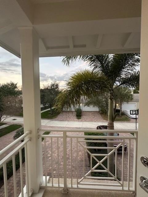 1143 N Community Dr - Photo 2 of 15